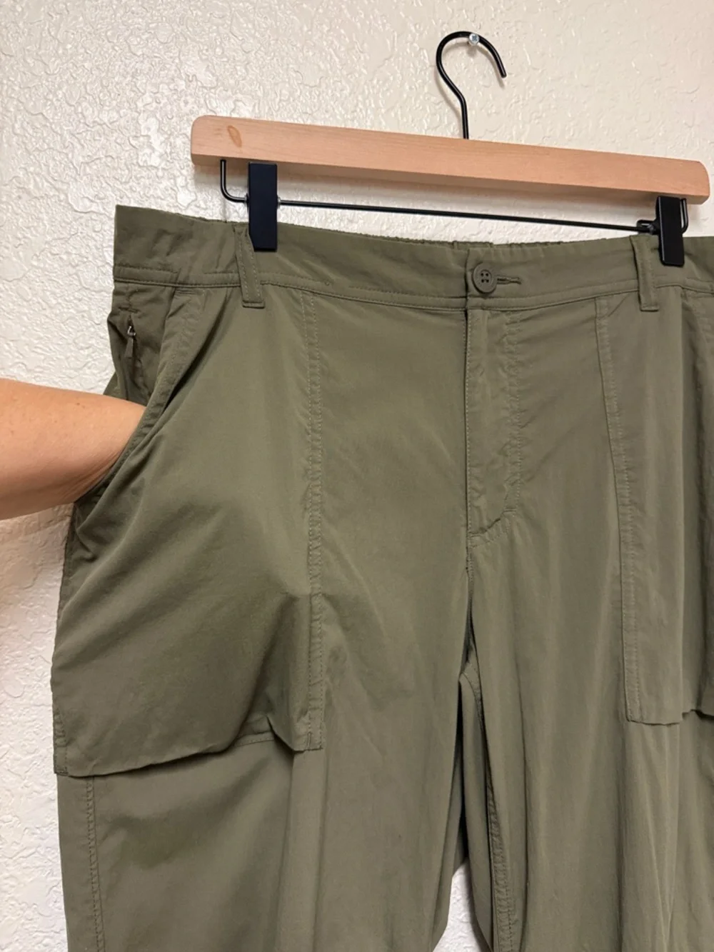 REI Olive Green Casual Cargo Pants Size 14 - Picture 6 of 16